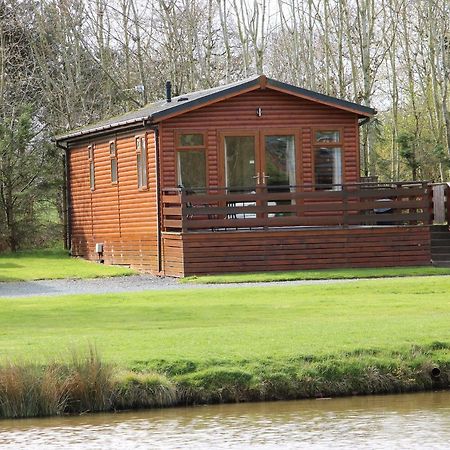 Oak Lodge Hadnall Екстер'єр фото