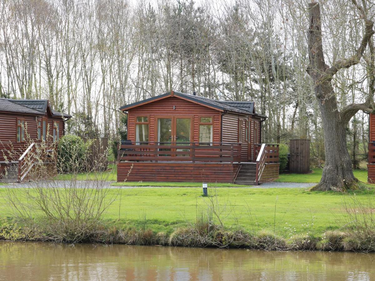 Oak Lodge Hadnall Екстер'єр фото