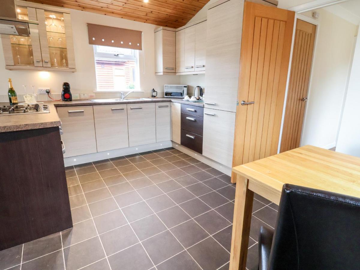 Oak Lodge Hadnall Екстер'єр фото